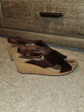 Women's Brown Leather Wedge Sandals - Slingback Comfort
